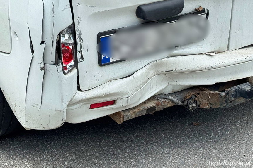 Zderzenie trzech samochodów na DW990