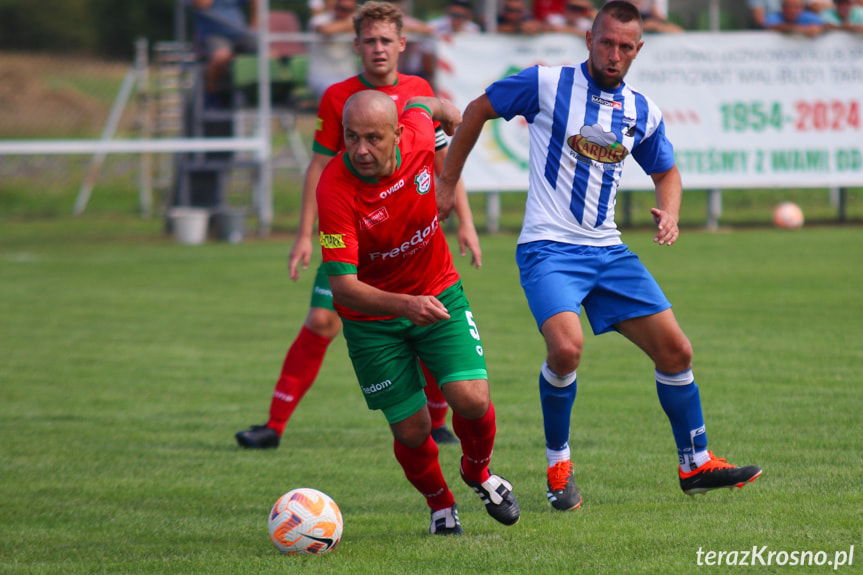 Pogrom w derbach gminy Miejsce Piastowe. Klasyczny hat trick Krzysztofa Kasperkowicza 