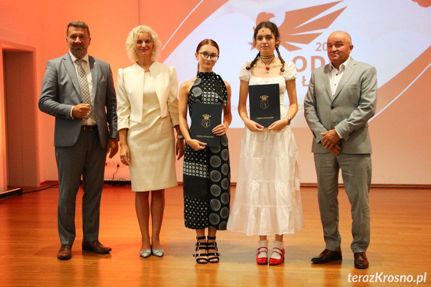 Młode Orły w gminie Rymanów. Burmistrz nagrodził uczniów [ZDJĘCIA]