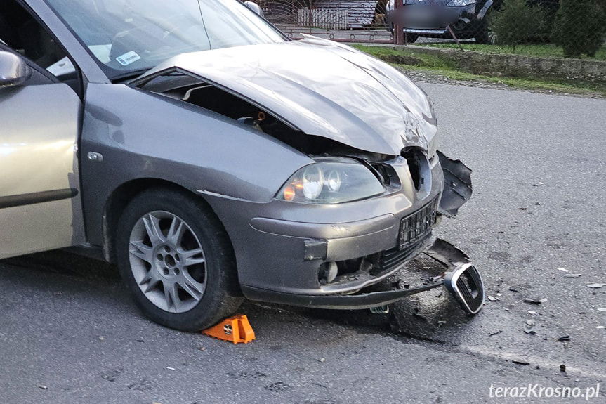 Kopytowa. Zderzenie dwóch samochodów