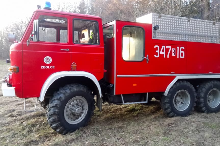 Pożar drzewa w Zręcinie