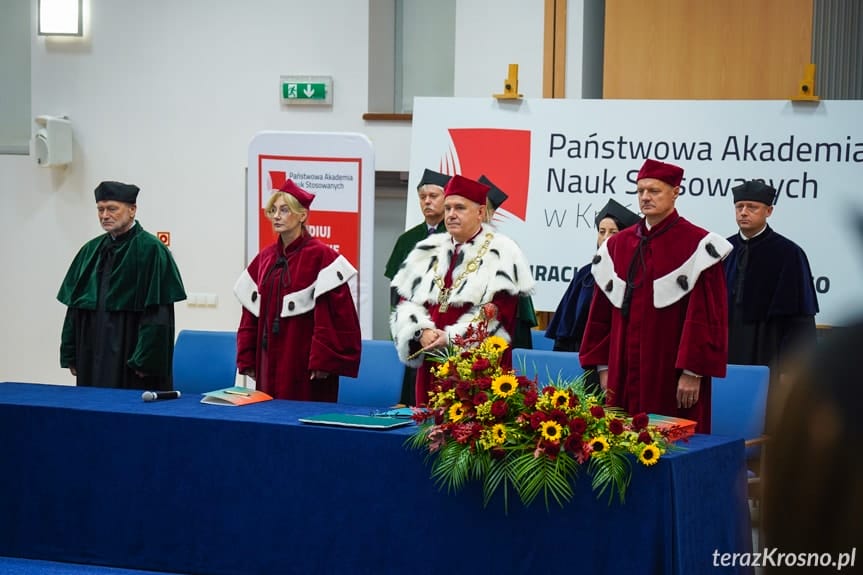 Gaudeamus igitur. PANS w Krośnie rozpoczęła nowy rok akademicki [ZDJĘCIA]