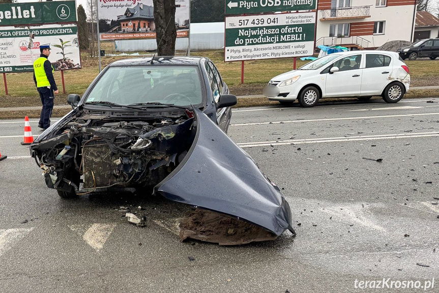 Zderzenie dwóch samochodów w Miejscu Piastowym