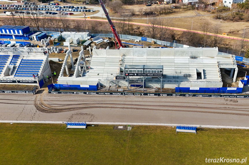 Budowa trybuny na stadionie Karpat Krosno