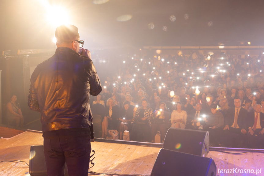 Powiatowy Dzień Matki w Rymanowie. Kordian rozgrzał publiczność [ZDJĘCIA]