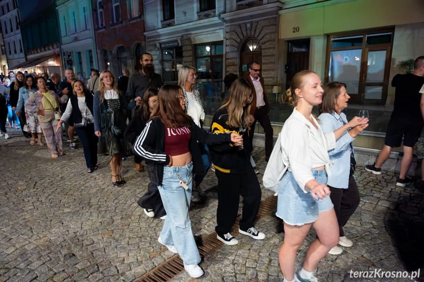 Polonez w sercu miasta na otwarcie Karpackich Klimatów [ZDJĘCIA]