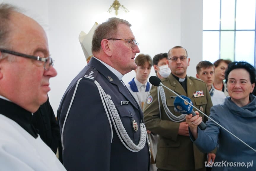 Odsłonięcie tablicy ks. Mieczysława Janasa w Zręcinie