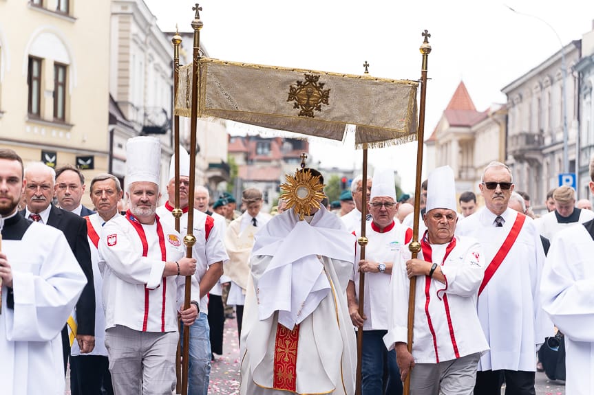 Boże Ciało 2025 w Rzeszowie: Procesja w centrum miasta [ZDJĘCIA]