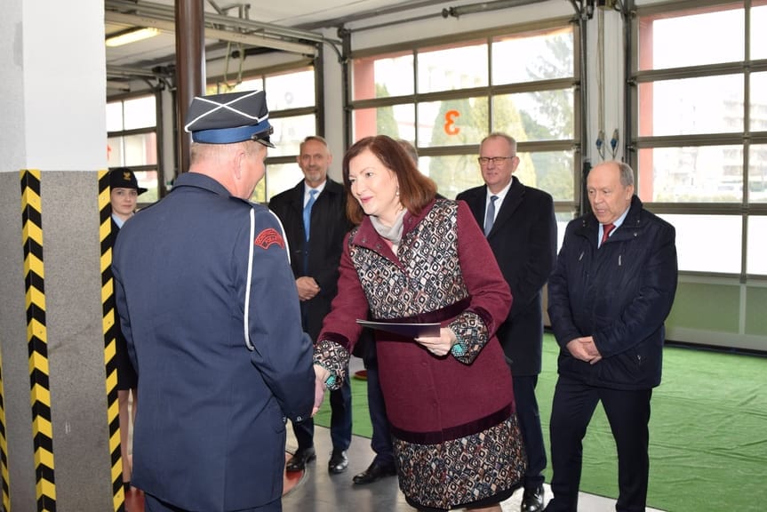 Strażacy ochotnicy odebrali promesy na zakup samochodów