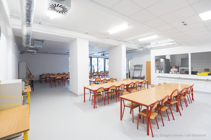 Rośnie nowa część szkoły przy Miodowej