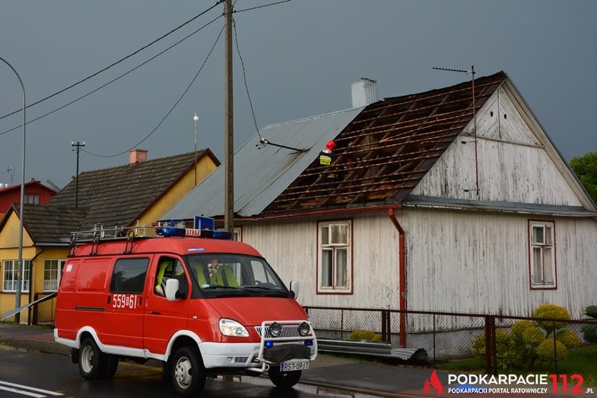 Zerwane dachy i podtopienia w Stalowej Woli