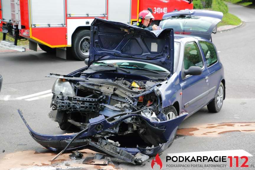 Zderzenie dwóch samochodów na Grodzkiej