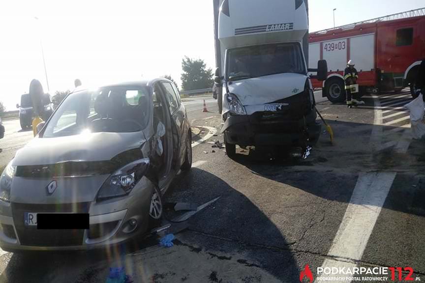 Wypadek na obwodnicy, jedna osoba ranna