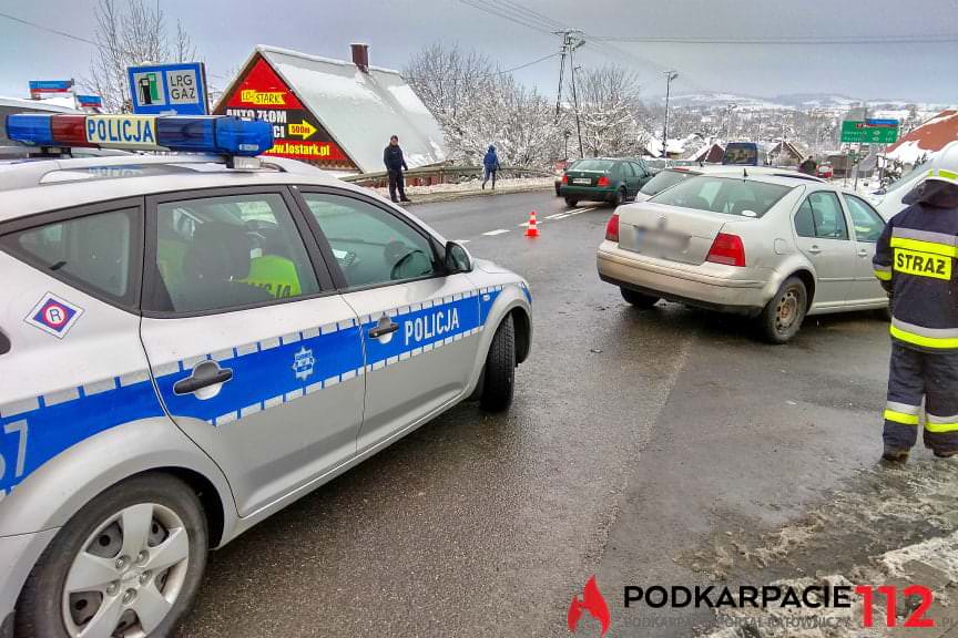 Miejsce Piastowe. Trzy rozbite samochody