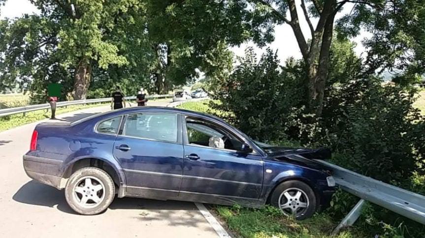 Zderzenie  dwóch samochodów  we Wzdowie