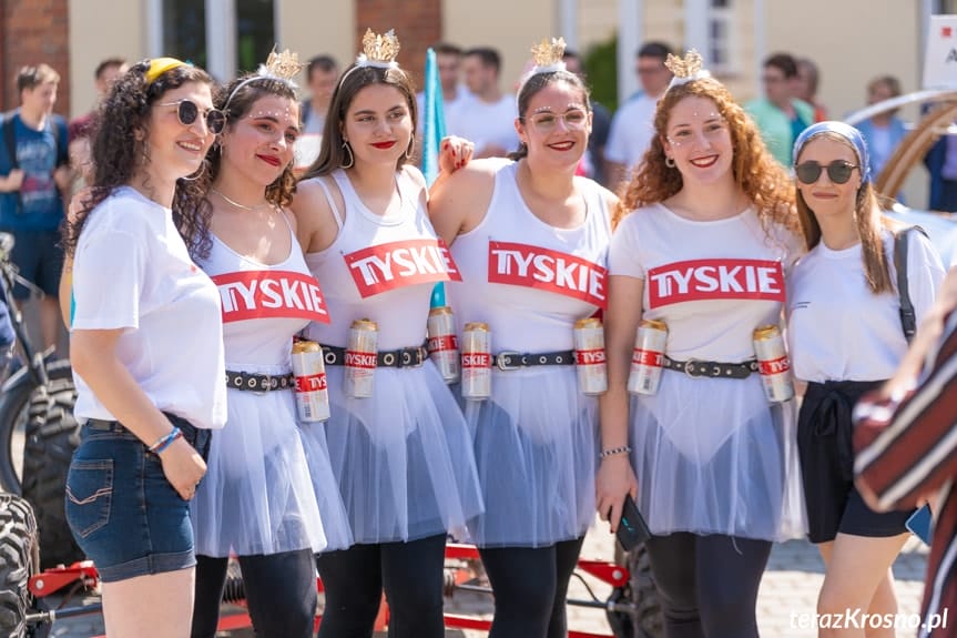 Juwenalia w Krośnie 2022. Barwny korowód przeszedł przez miasto