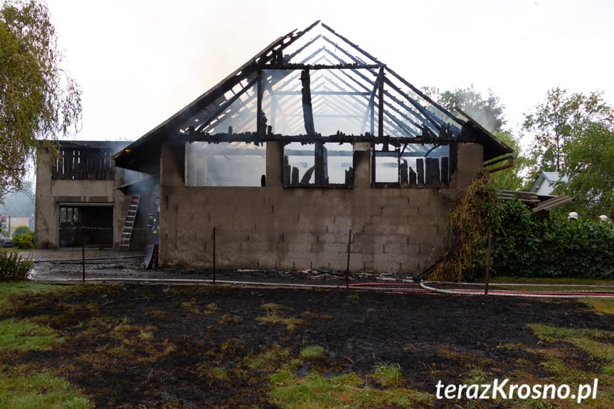 Pożar w Odrzykoniu. Spłonął budynek gospodarczy