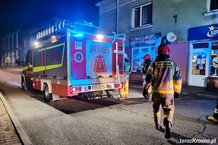 Pożar w kamienicy w Jedliczu