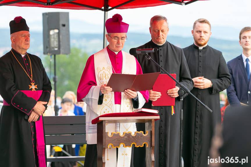 Uroczyste poświęcenie pomnika Chrystusa Króla w Jaśle