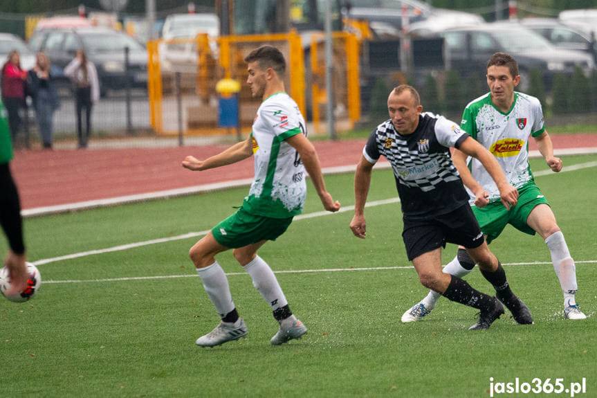 Piłka nożna. Klasa A - grupa III. Dziesiąte zwycięstwo Zamczyska Mrukowa