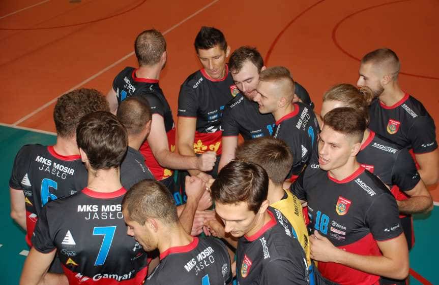 Siatkówka. II liga mężczyzn. Pewne zwycięstwo MKS MOSiR Jasło