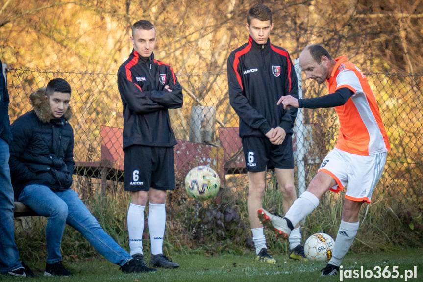 Jeden punkt przywozi Czardasz Osiek Jasielski z Faliszówki