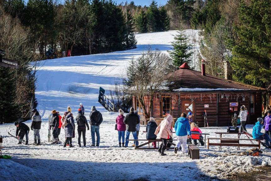 Zimowe szaleństwo na stoku narciarskim "Mareszka"