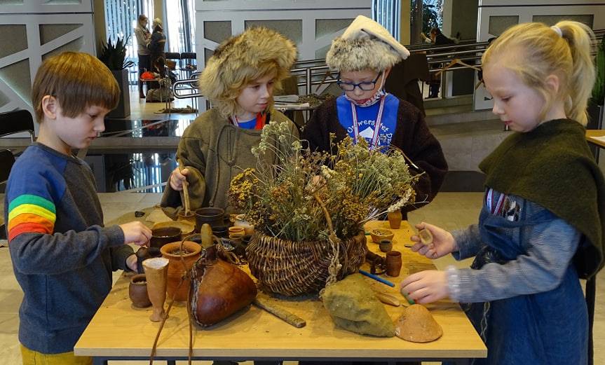 Mali studenci na szóstkę  - podsumowanie zajęć 12. edycji Jasielskiego Uniwersytetu Dziecięcego