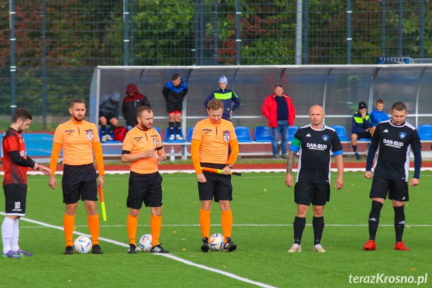 Czarni 1910 Jasło pewnie pokonali Tempo Nienaszów na boisku w Chorkówce