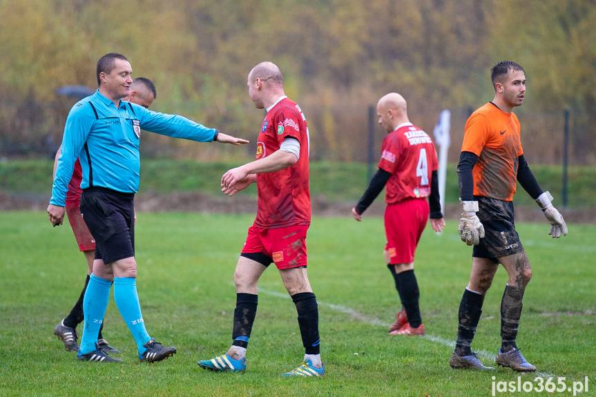 Remis na szczycie. GKS Zarzecze-Dębowiec - Ostoja Kołaczyce 0:0