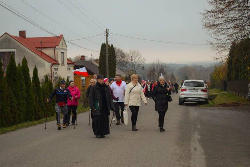 Maszerując uczcili Narodowe Święto Niepodległości