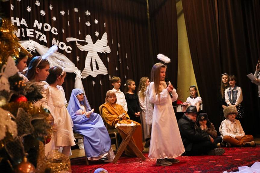 Kiermasz bożonarodzeniowy i jasełka w Osieku Jasielskim