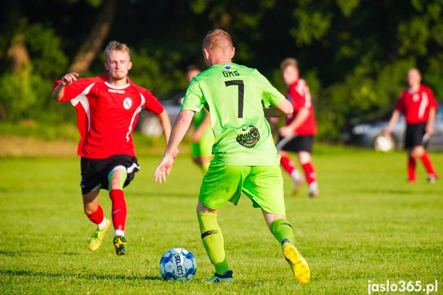 Jasiołka Szebnie wygrywa po karnych z Sobniowem Jasło