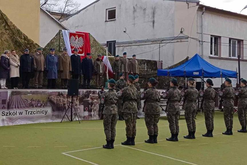 Ślubowanie kadetów klas mundurowych w Trzcinicy
