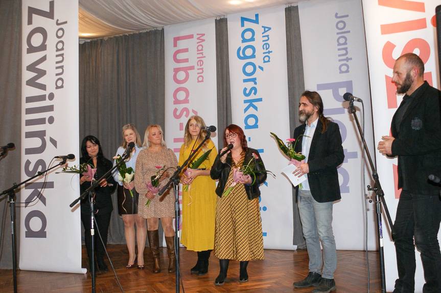 Rok twórczych inspiracji. Wystawa Klubu Sztuk Wielu w Tarnowcu