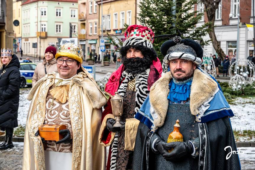 Tłumnie i radośnie przeszedł ulicami Jasła Orszak Trzech Króli