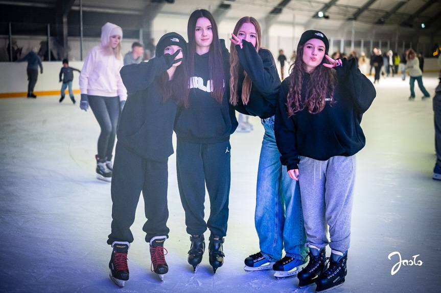 Zimowa dyskoteka na łyżwach zachwyciła mieszkańców Jasła