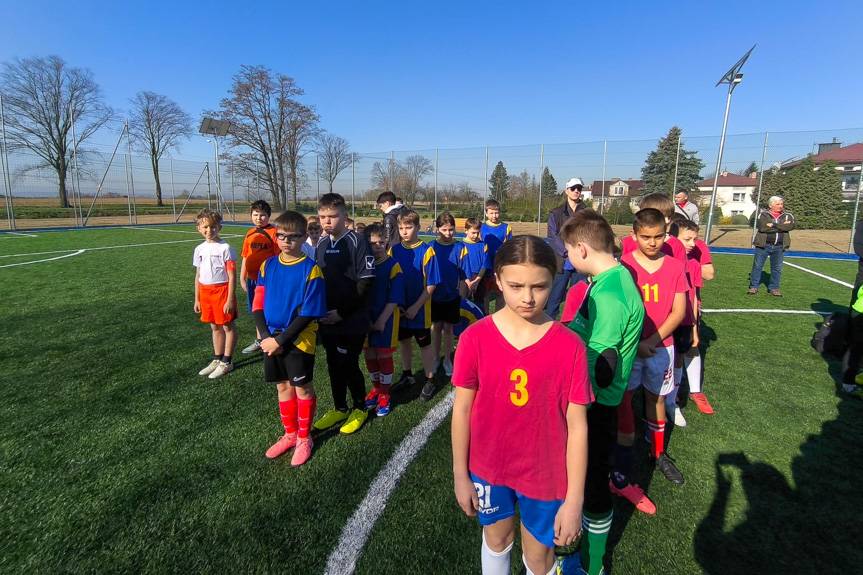 Nowe boisko i plac zabaw przy szkole w Szebniach już gotowe