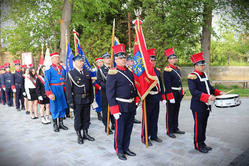 3 Maja w Dębowcu. Uroczysta Msza, hymn i część artystyczna