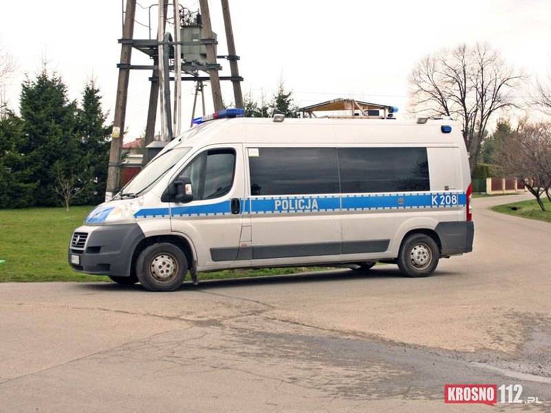 Passat w rowie, policja wyjaśnia kto kierował