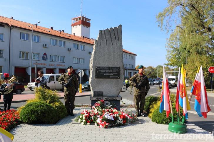 10. rocznica odsłonięcia i poświęcenia pomnika Armii Krajowej