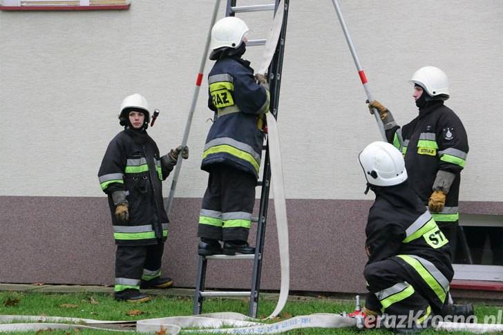 Szkoła ewakuowana po pożarze - ćwiczenia w Zręcinie