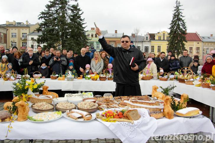 Święcenie pokarmów na krośnieńskiej starówce. To już tradycja