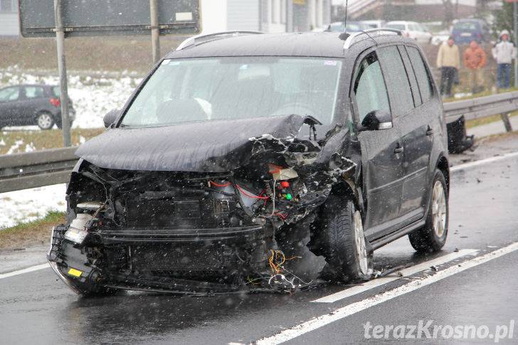 Zderzenie dwóch samochodów w Rogach