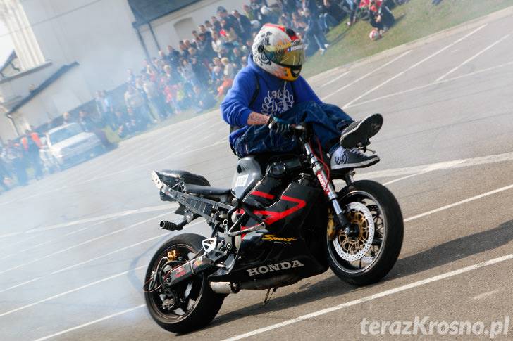 Pokaz stuntu motocyklowego