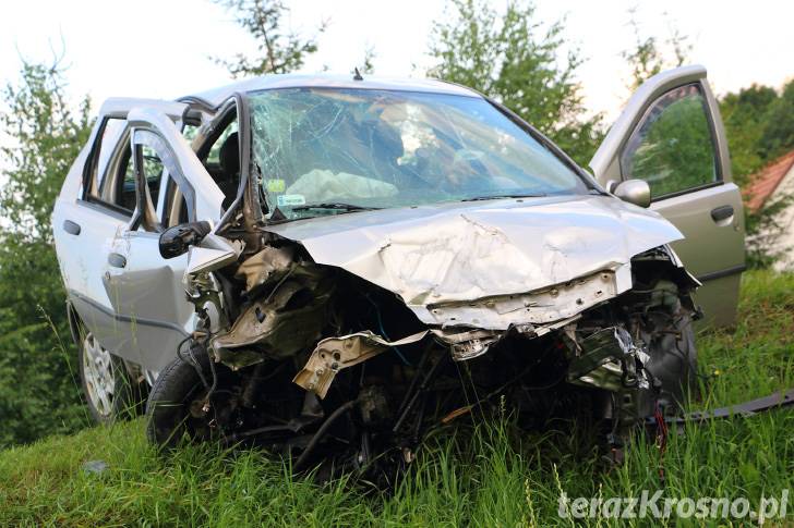 Wypadek w Jaszczwi. Cztery osoby w szpitalu