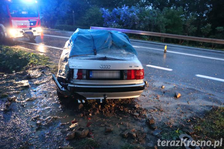 Audi wypadło z drogi w Zboiskach