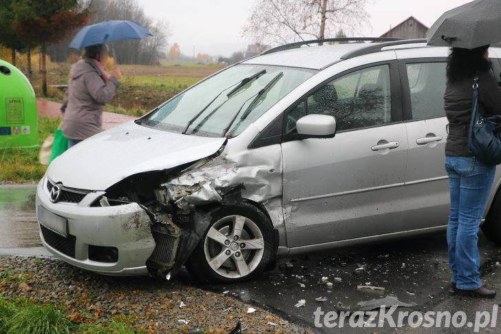 Kolizja w Szczepańcowej. Citroen uderzył w Mazdę