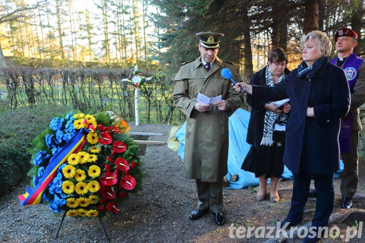 W Dukli pochowano szczątki rumuńskiego pilota