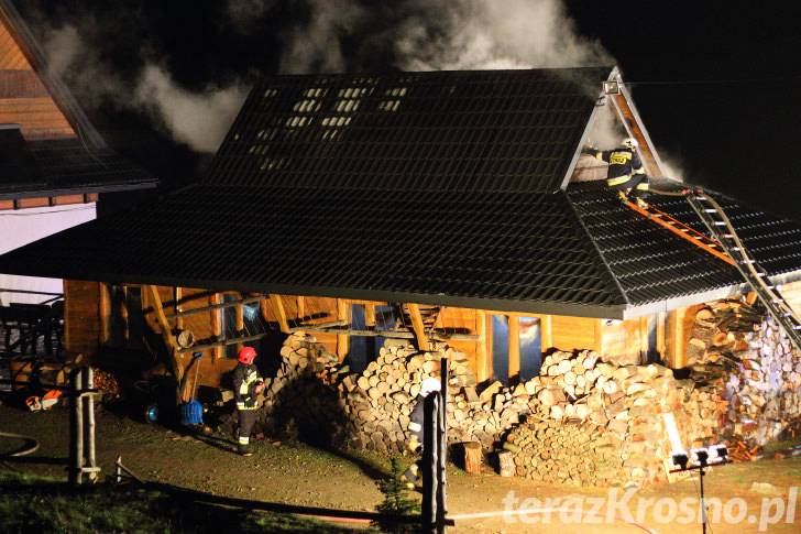 Pożar drewnianego budynku w Chyrowej